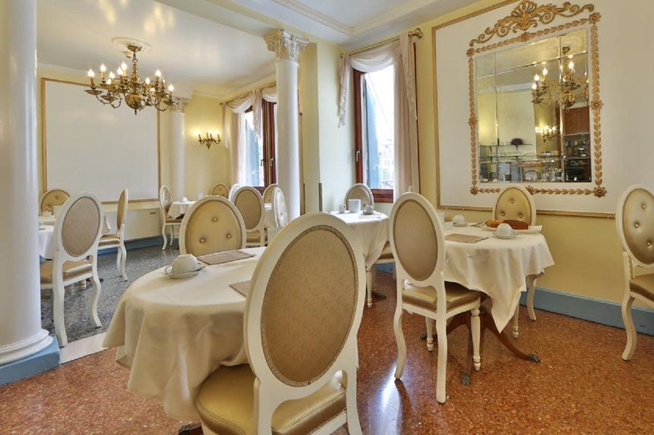 Hotel Arlecchino - Image 8
