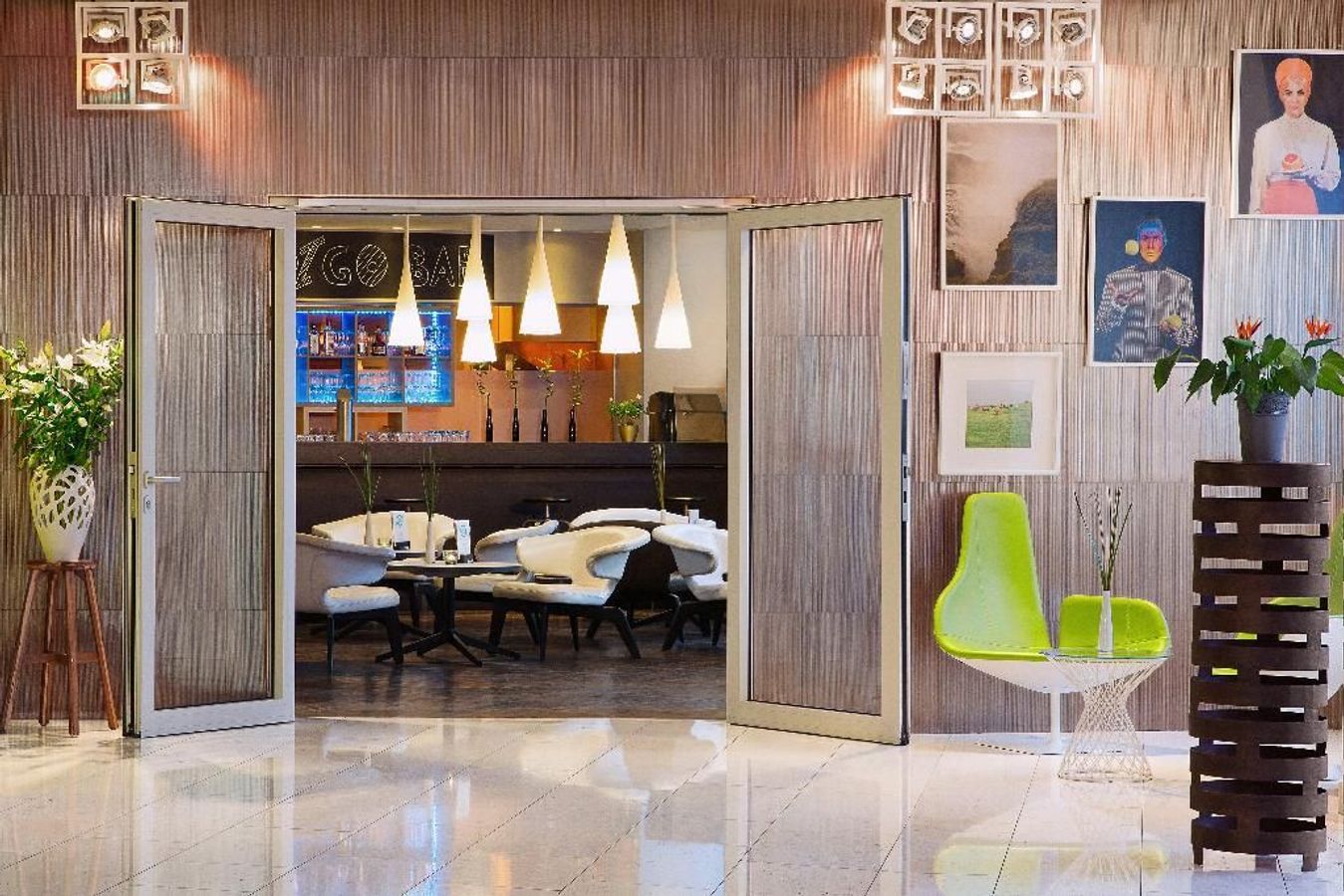 Receptionen på Hotel Indigo Berlin Ku'damm