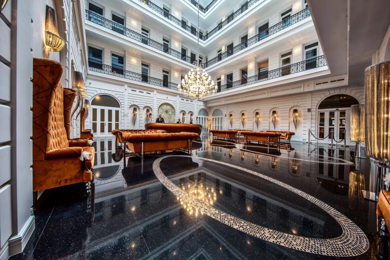 Prestige Hotel Budapest - Image 1