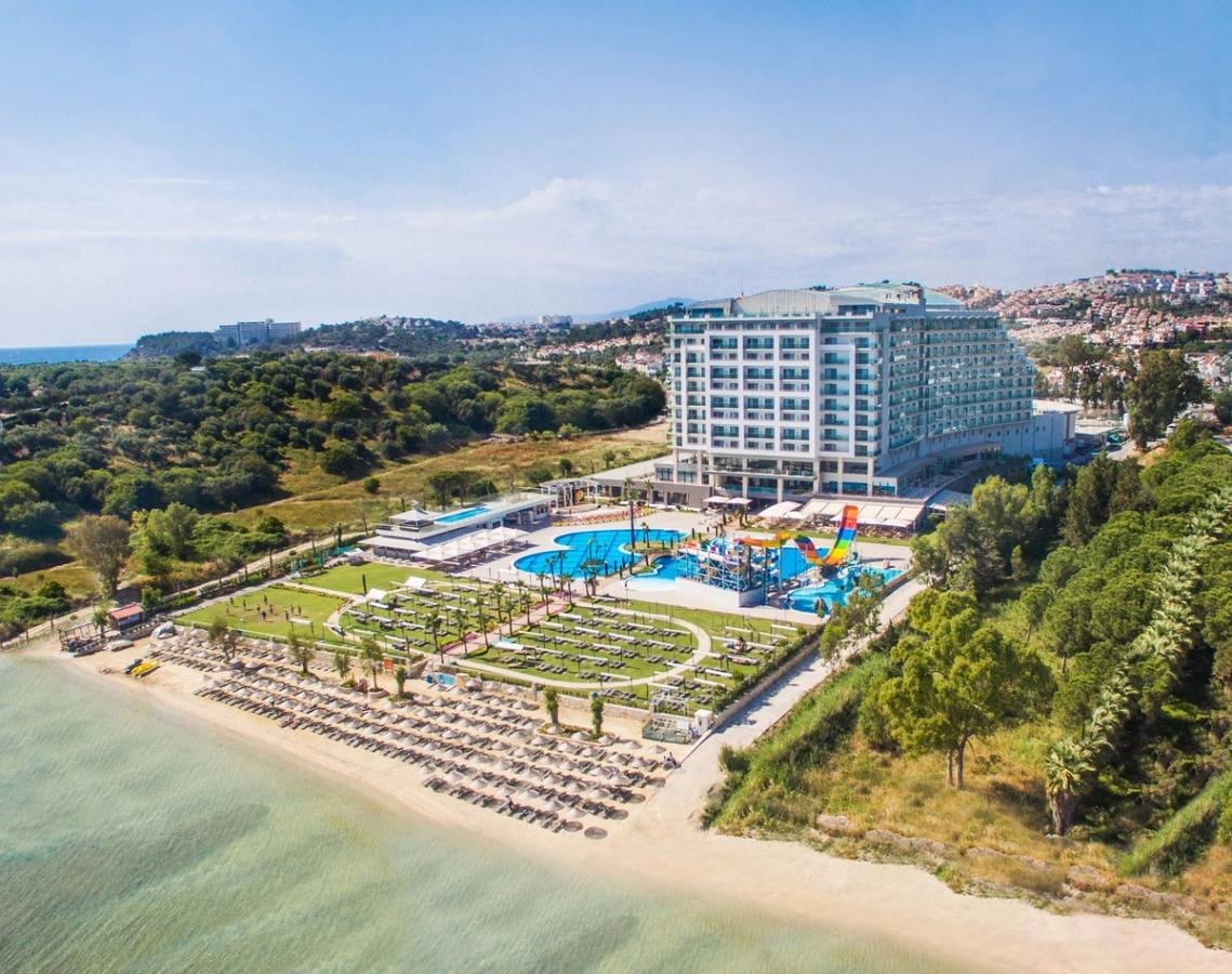 Seven Seas Sealight Elite ligger ved havet i Kusadasi, Tyrkiet, og tilbyder All Inclusive og en privat strand.