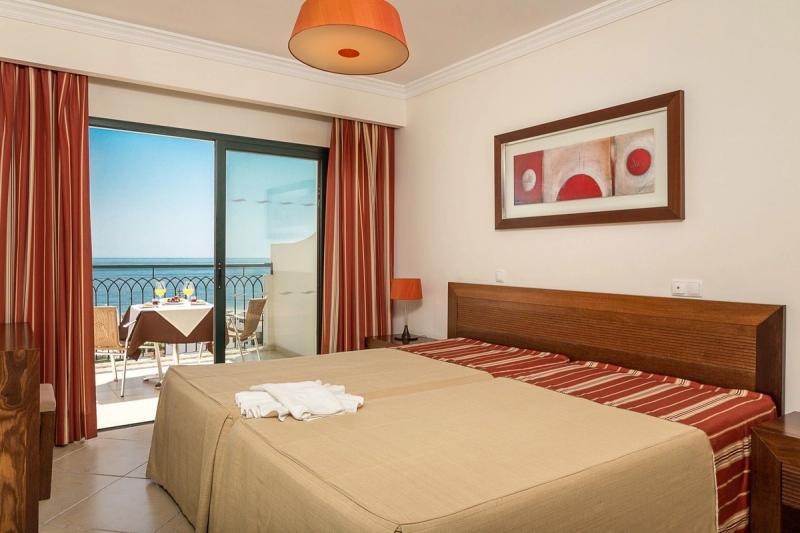 Cerro Mar Atlantico Apartments - Image 9