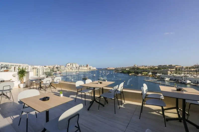 115 The Strand Hotel & Suites