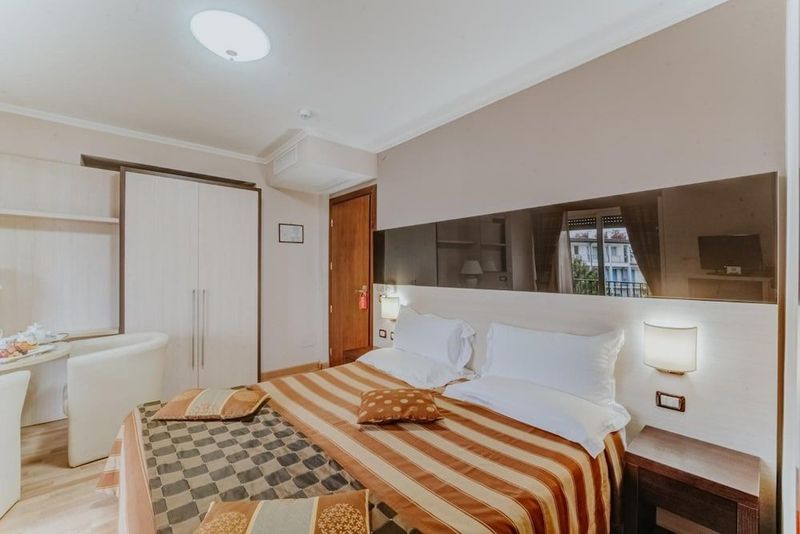 Hotel Flora - Image 6