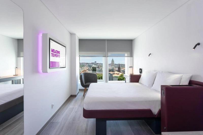 YOTEL Porto - Image 8