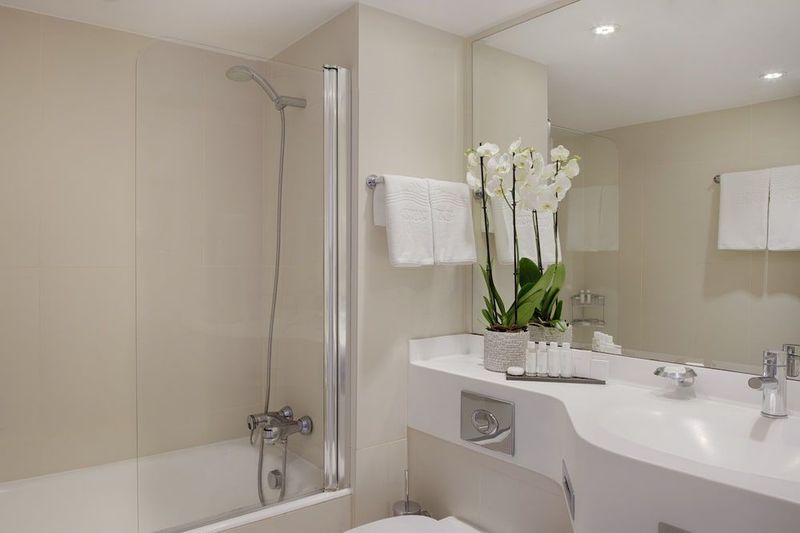 Grecian Park Hotel - Image 7