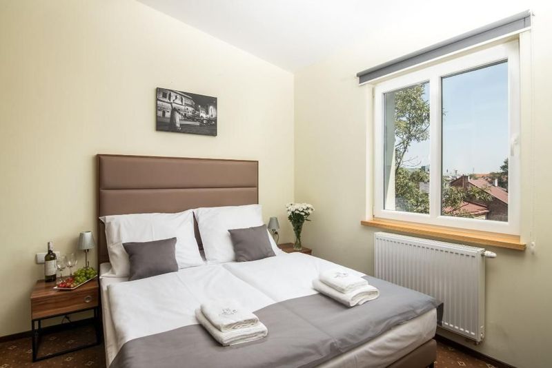 Aparthotel Old Town - Image 3