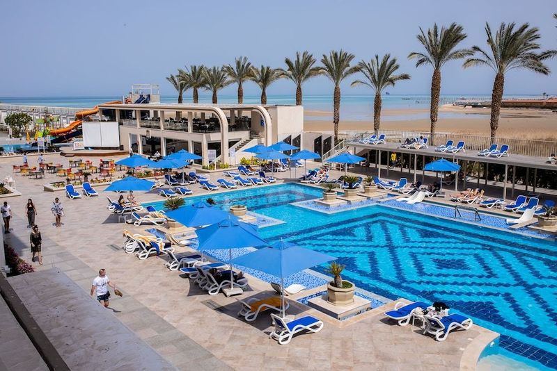 Bellagio Beach Resort - Image 7