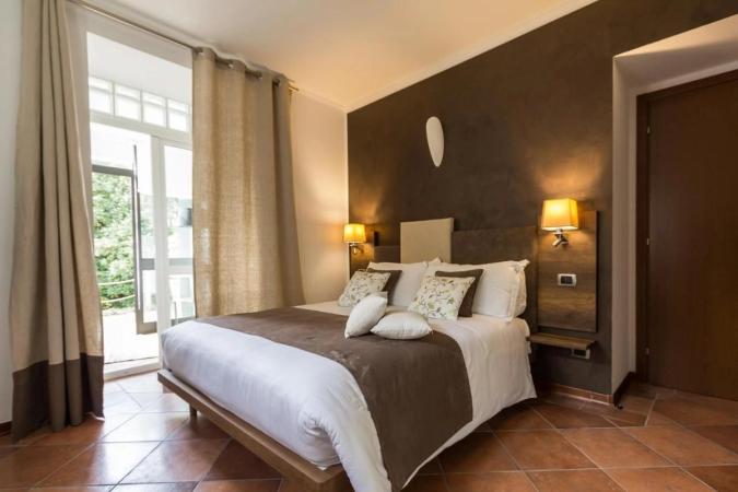 Værelse med elegant indretning på Bed & Breakfast La Villa, Como