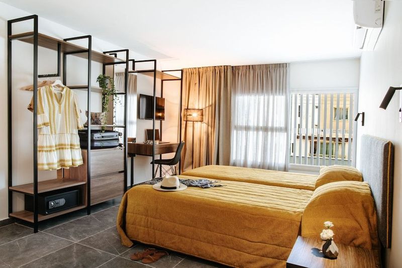Cosmo Napa Hotel - Image 2