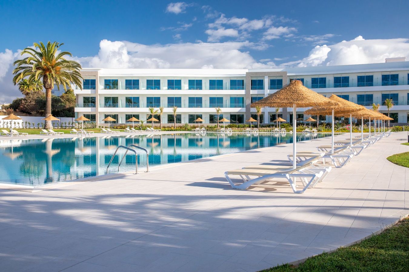 Ved Ancora Park i Lagos i Portugal er der et stort poolområde med plads til både leg og afslapning.