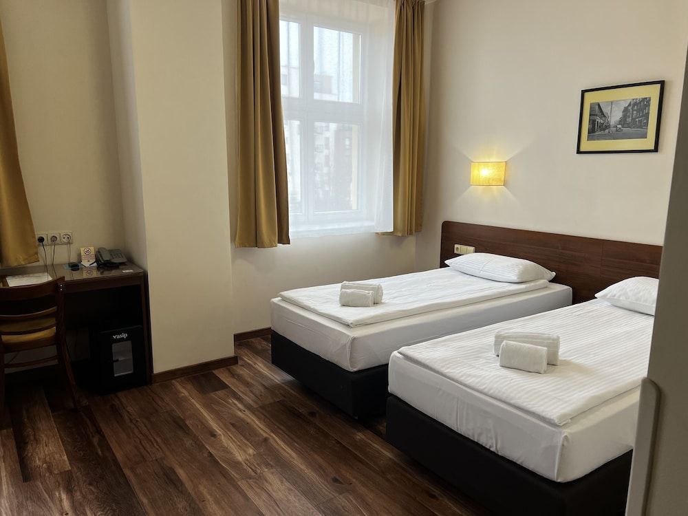Memel Hotel - Image 2