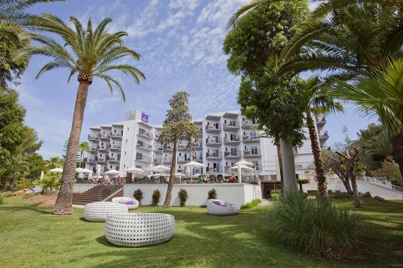 Fergus Bermudas Hotel - Image 7