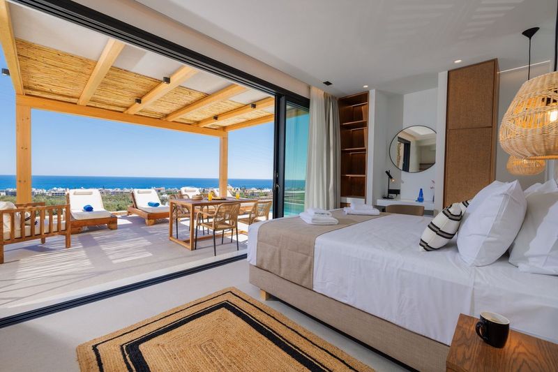 Deos Luxury Suites - Image 3