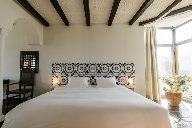 Hotell med vackra dubbelrum i Monda, södra Spanien