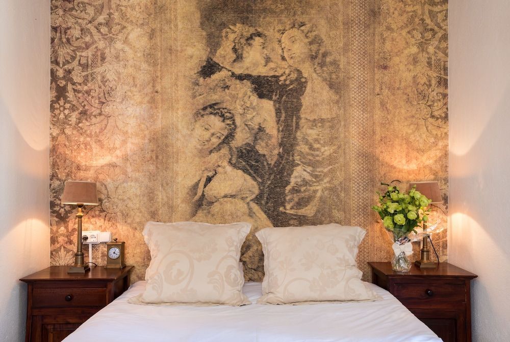 The Town House - Image 4