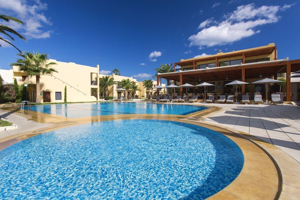 Stemning fra restauranten på Atlantis Beach Hotel