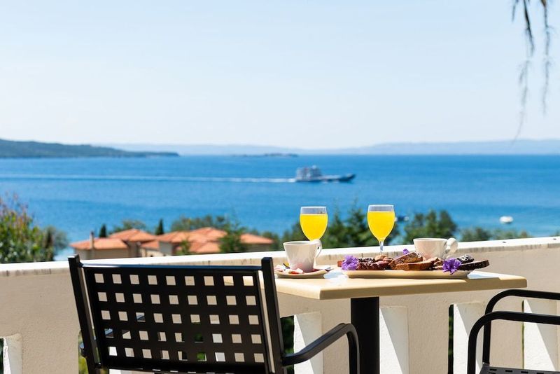 Alexandros Palace Hotel & Suites - Image 6