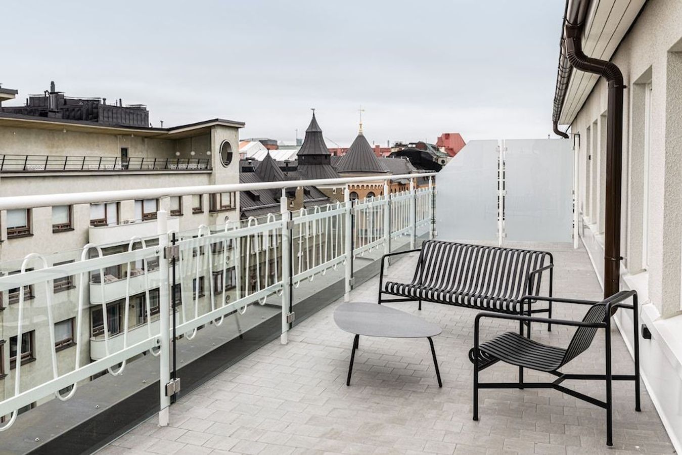 Boka rum med terrass och utsikt över Helsingfors på Lapland Hotels Bulevardi