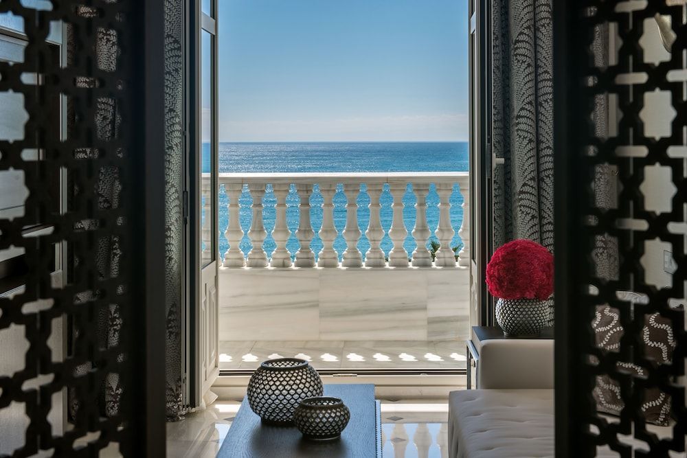 Gran Hotel Miramar har en sentral beliggenhet i Malaga på Costa del Sol, og tilbyr rom med balkong og havutsikt.