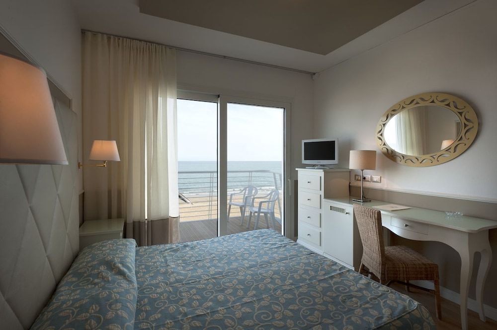 Hotel Le Soleil - Image 10