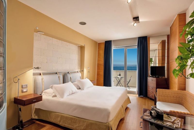 Towers Hotel Stabiae Sorrento - Image 2