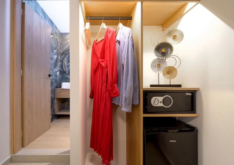 Soho Blue City Hotel - Image 6