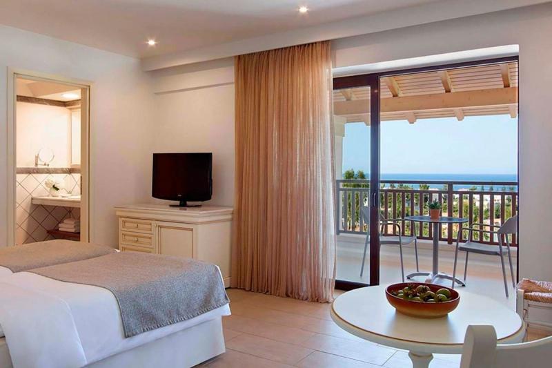 Minois Boutique Hotel - Image 2