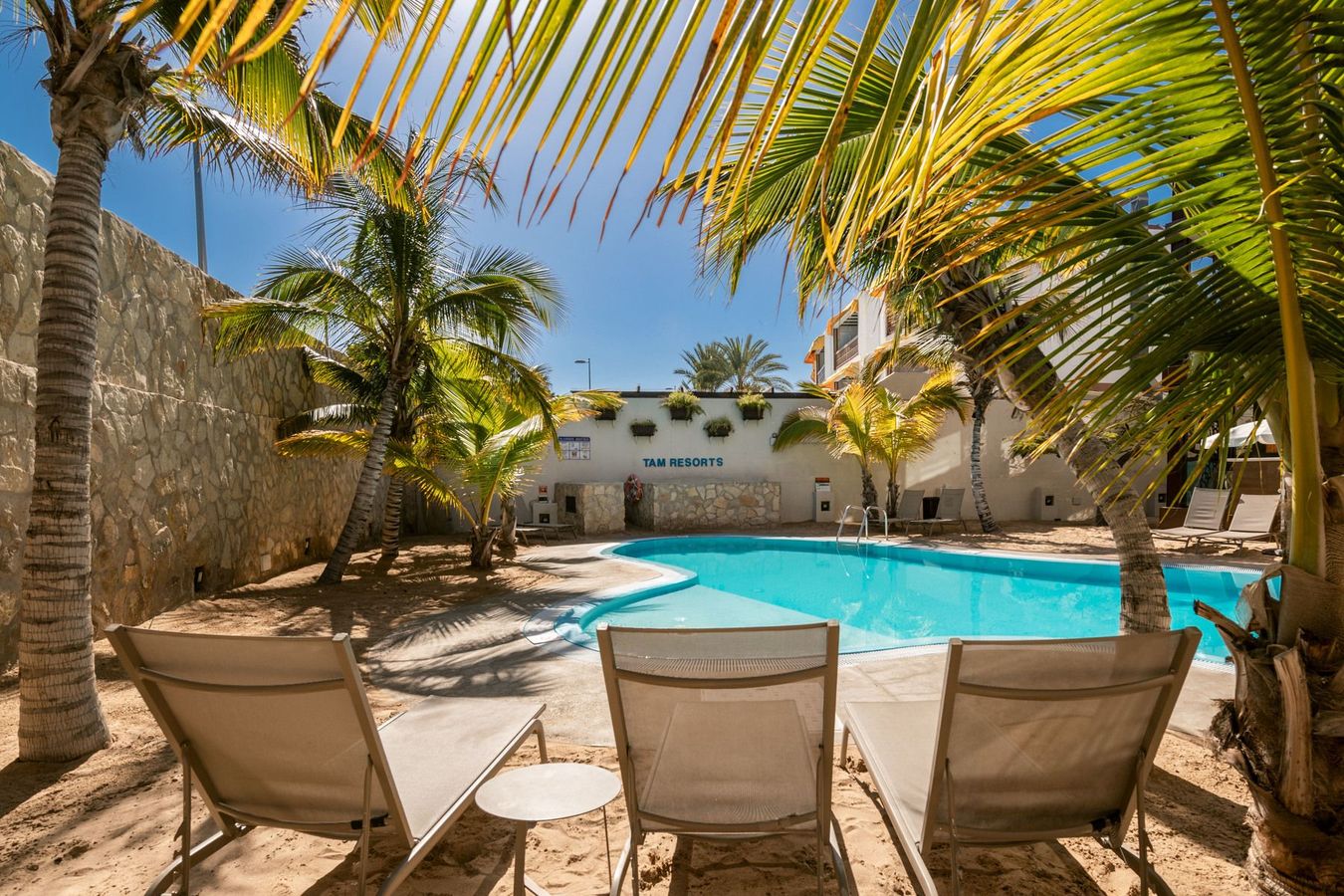 Koppla av på lägenhetshotellet Alhambra Boutique by TAM Resorts i Playa del Ingles.