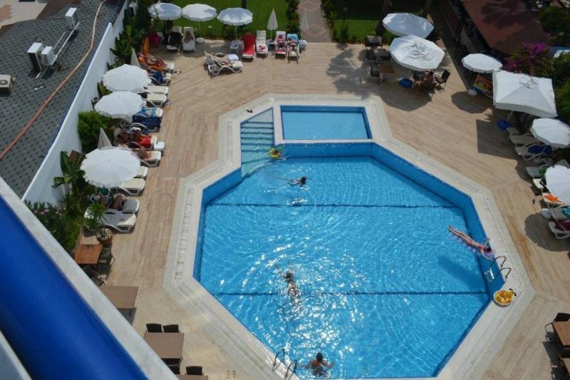 Elysee Beach Hotel - Image 8