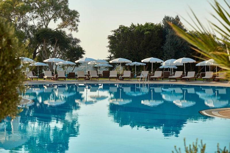 Grecian Park Hotel - Image 8