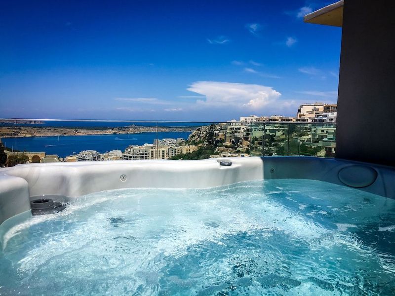 Maritim Antonine Hotel & Spa - Image 2