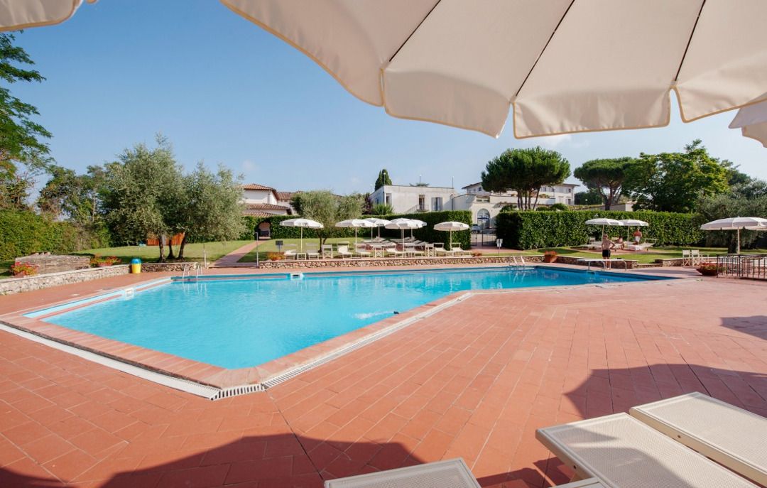 Hotel Garden - Image 5