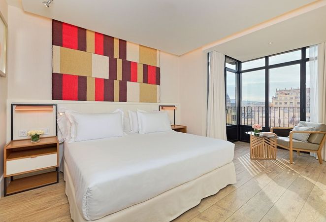 Bo på hotel i suite med terrasse og udsigt i Barcelona
