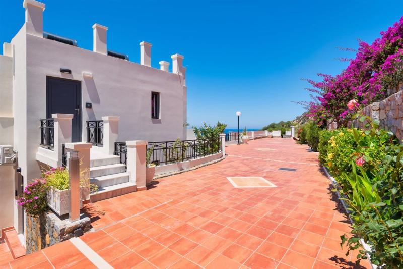 Minois Boutique Hotel - Image 9
