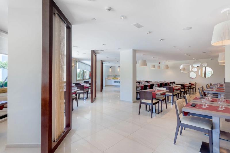Beverly Park Hotel & Spa - Image 7