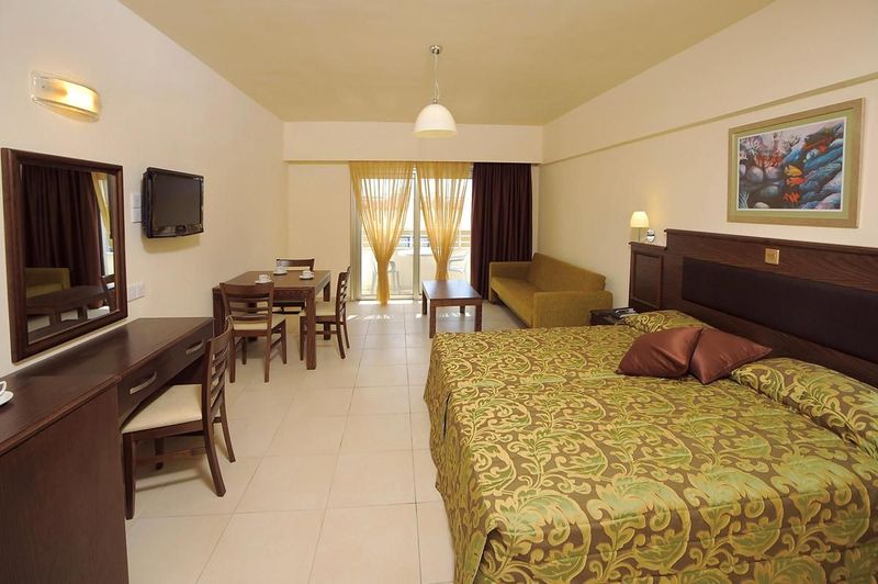 Euronapa Hotel - Image 4