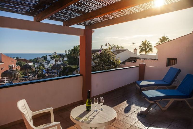 Hotel Los Arcos - Image 1