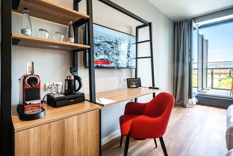 Up Hotel Budapest - Image 2