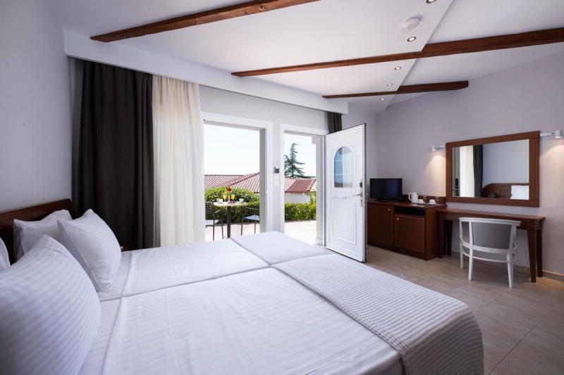 Alexandros Palace Hotel & Suites - Image 7