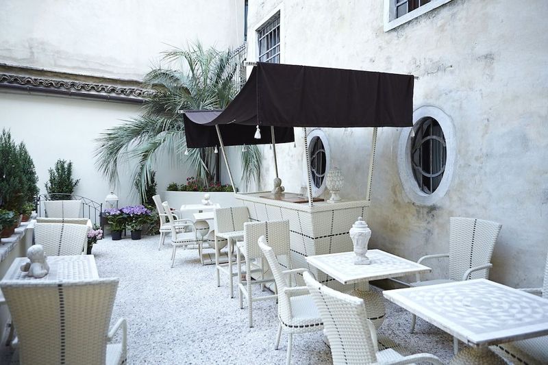 Palazzo Paruta & Wellness Suites - Image 9
