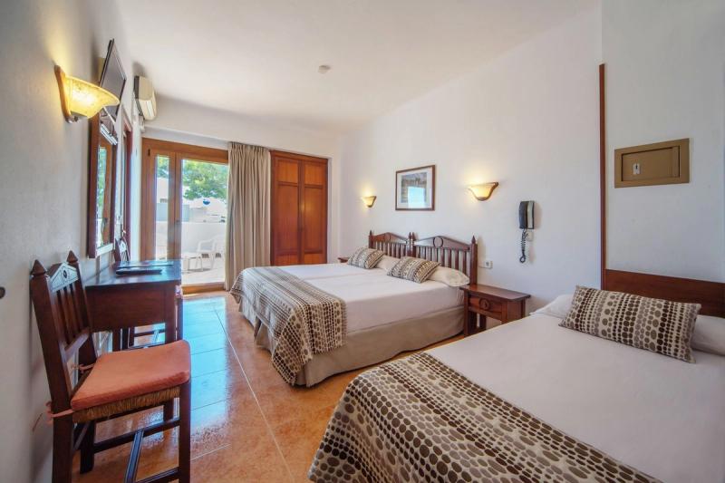 Hotel Ses Puntetes - Image 2