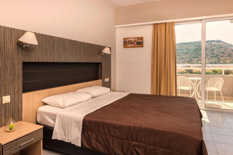 Zoes Hotel - Image 2