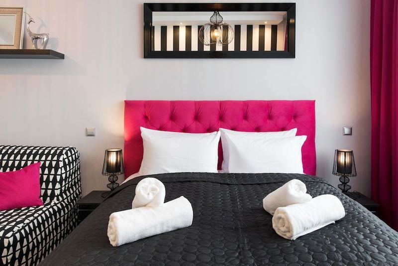 Leo Aparthotel Old Town - Image 4