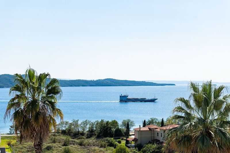 Alexandros Palace Hotel & Suites - Image 9