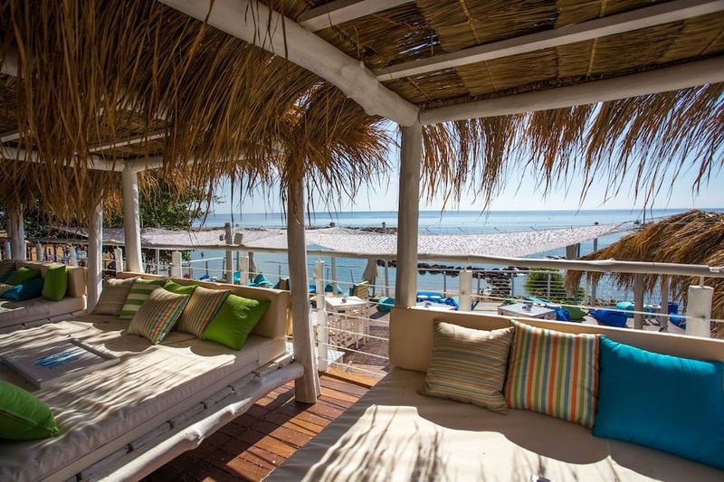 The Golden Coast Beach Hotel - Image 10