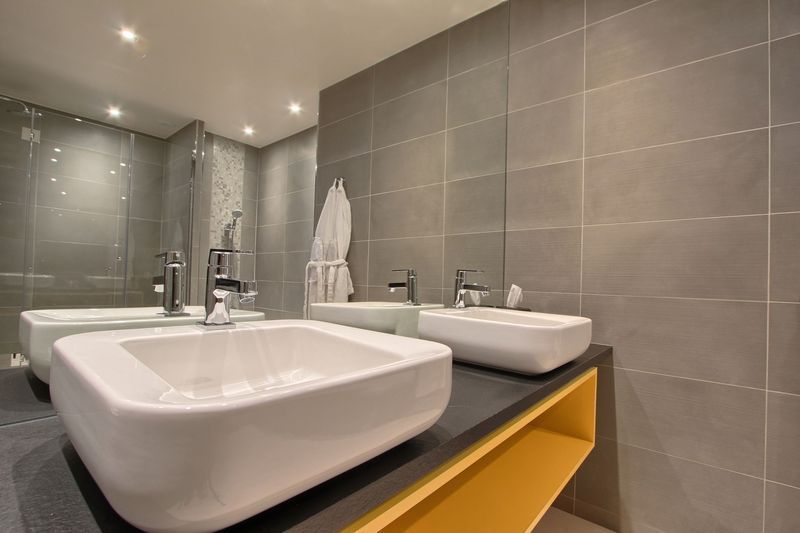Timhotel Opera Blanche Fontaine - Image 7