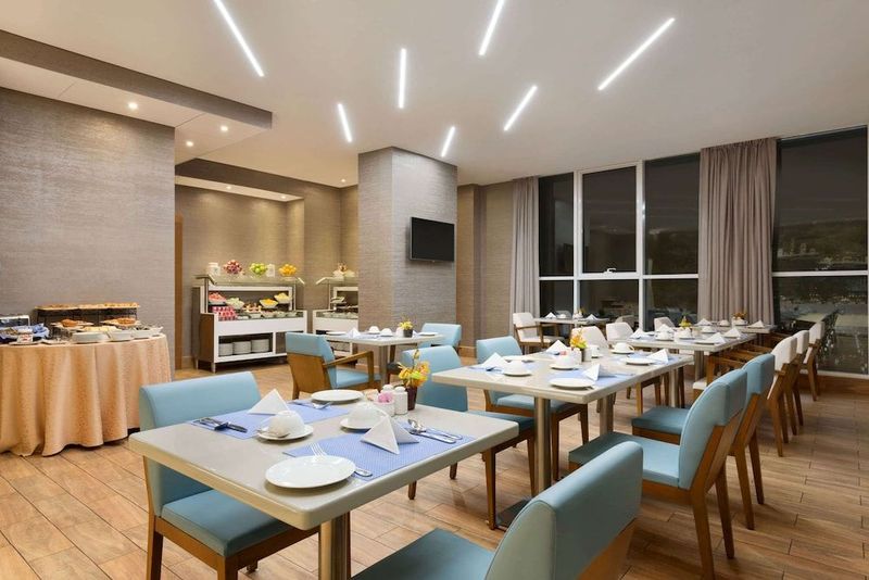 TRYP by Wyndham Hotel - Image 7