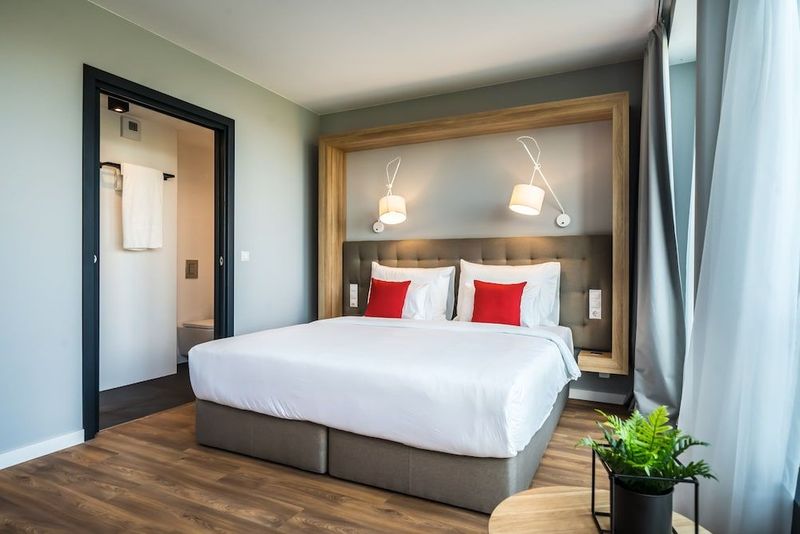 Up Hotel Budapest - Image 3