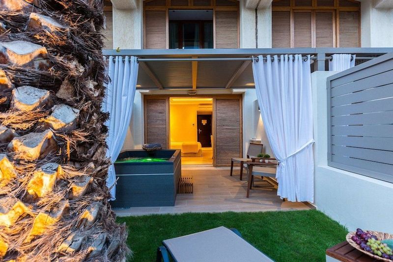 Theartemis Palace Hotel - Image 4