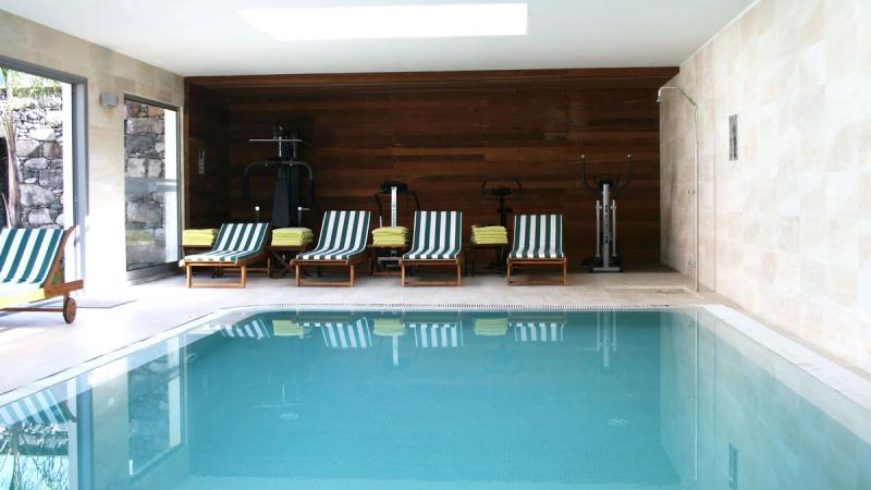 indendørs swimmingpool